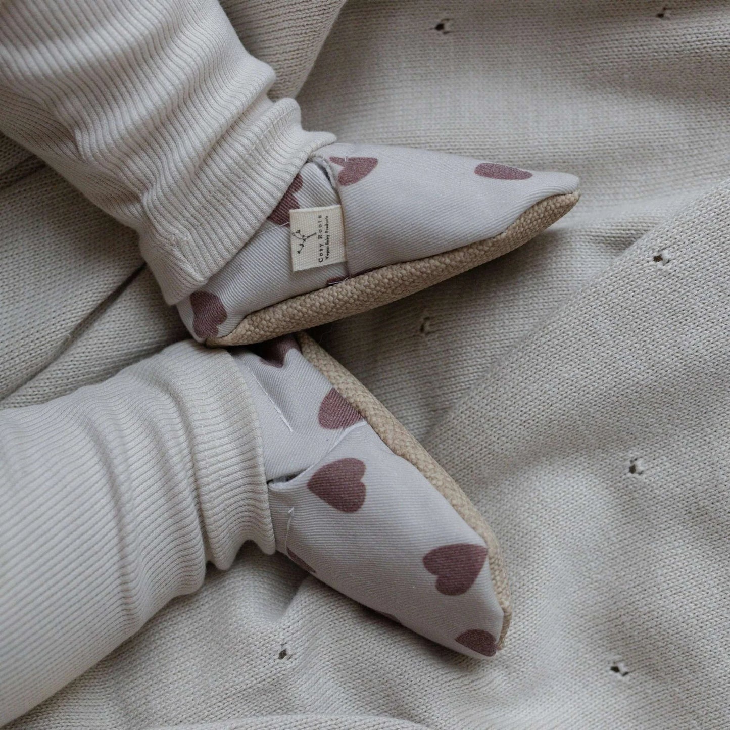Cosy Roots Krabbelschuh Tiny Hearts ungefüttert