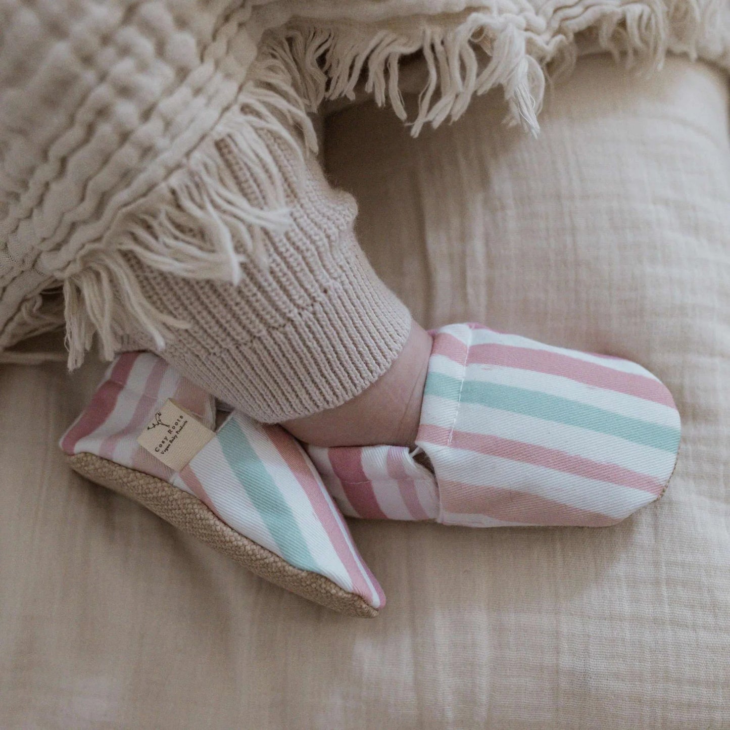 Cosy Roots Krabbelschuh Pastel Stripes ungefüttert