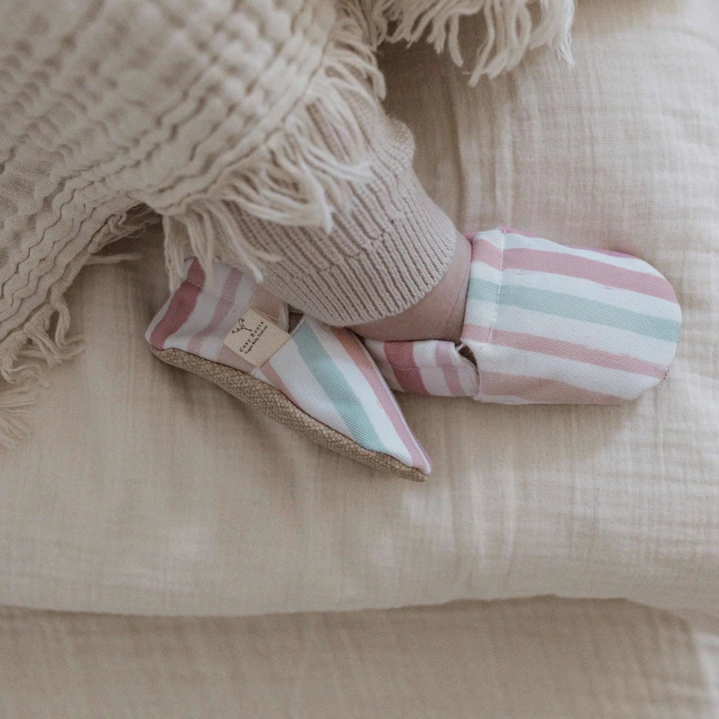 Cosy Roots Krabbelschuh Pastel Stripes ungefüttert