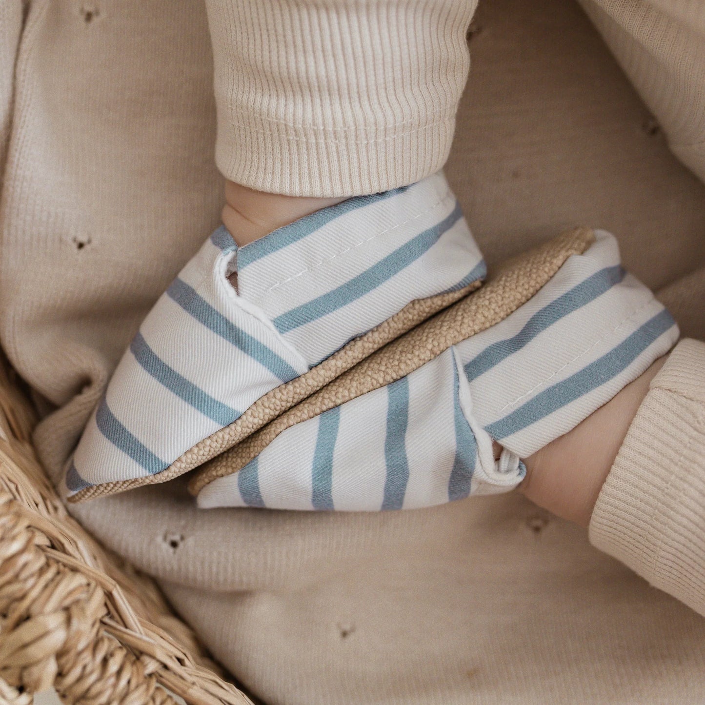 Cosy Roots Krabbelschuh Blue Striped ungefüttert