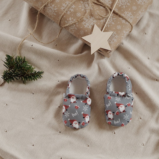Cosy Roots Krabbelschuh Santa Claus gefüttert